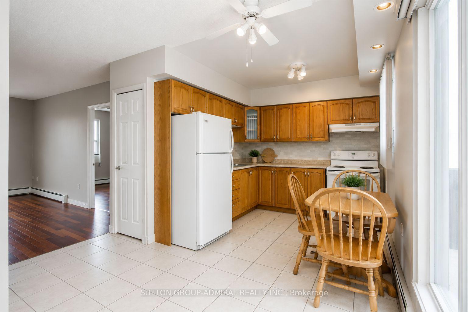 Photo 3 of Unit 704, 30 Summit Avenue, Hamilton, Eastmount — HOMEH
