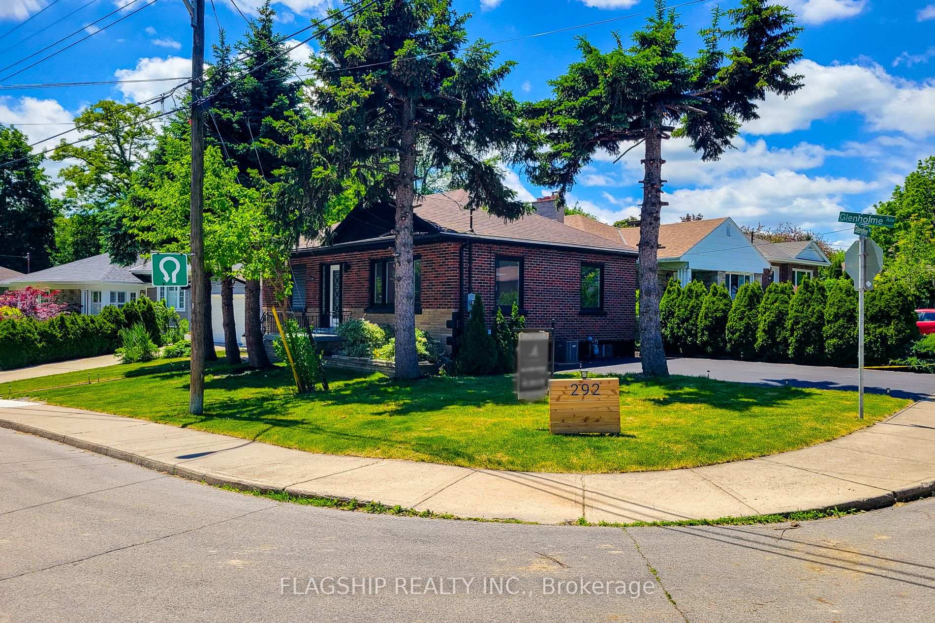 Photo of 292 Glenholme Avenue