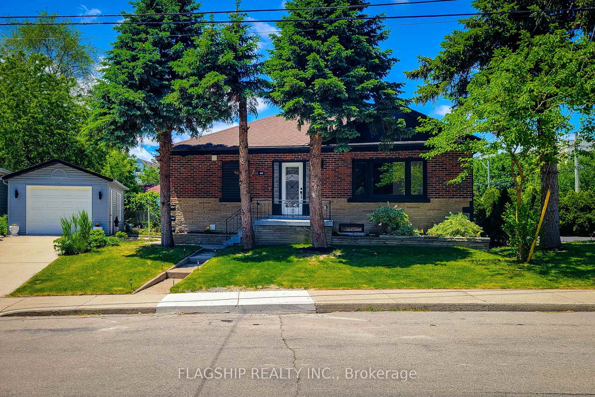 Photo 4 of 292 Glenholme Avenue, Hamilton, Glenview — HOMEH