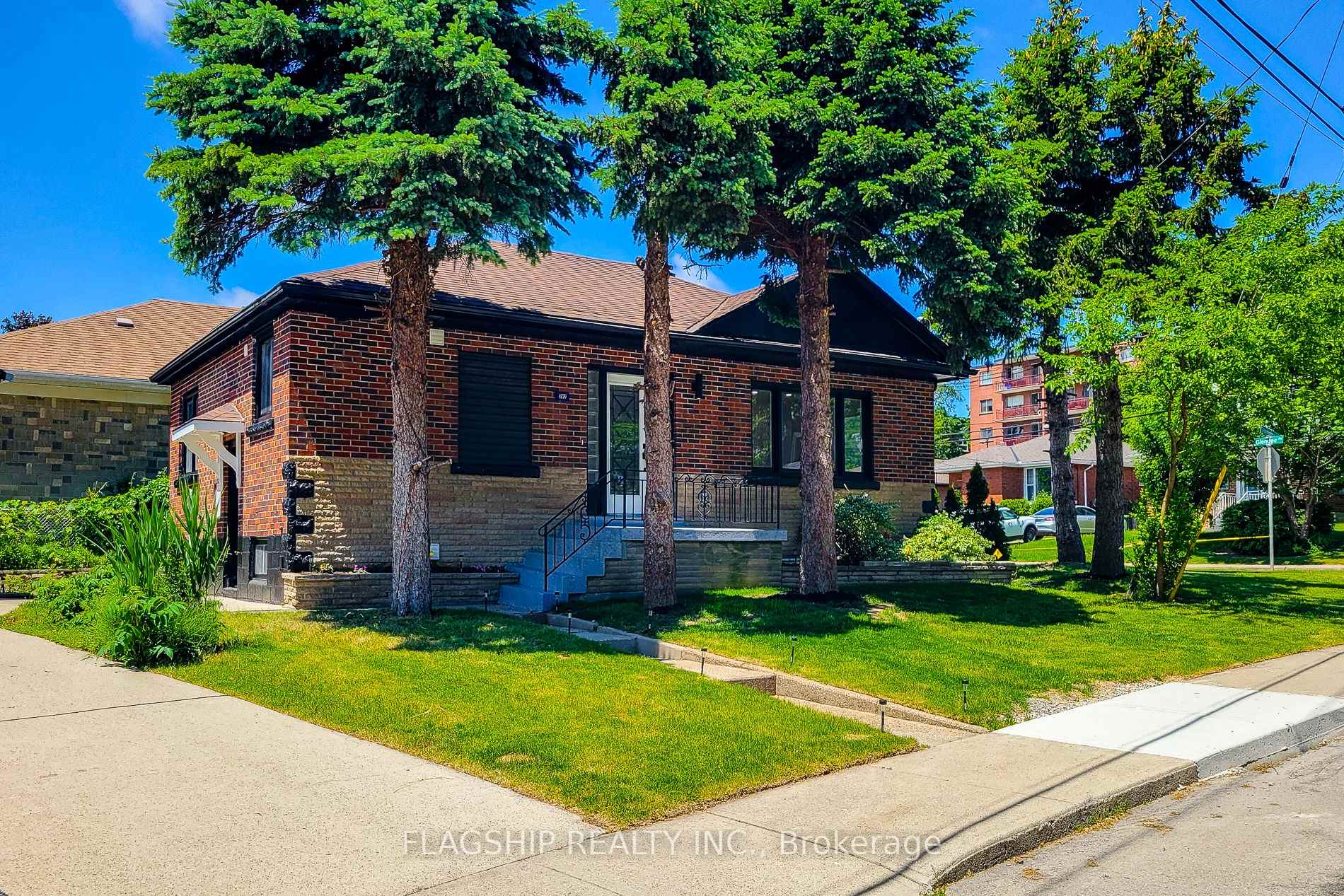 Photo 5 of 292 Glenholme Avenue, Hamilton, Glenview — HOMEH