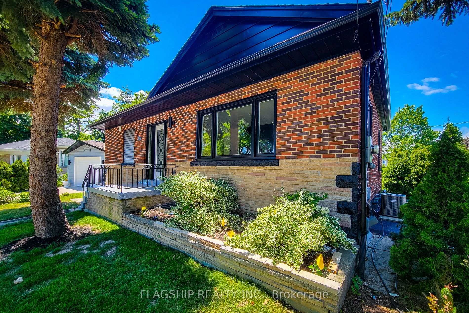 Photo 12 of 292 Glenholme Avenue, Hamilton, Glenview — HOMEH