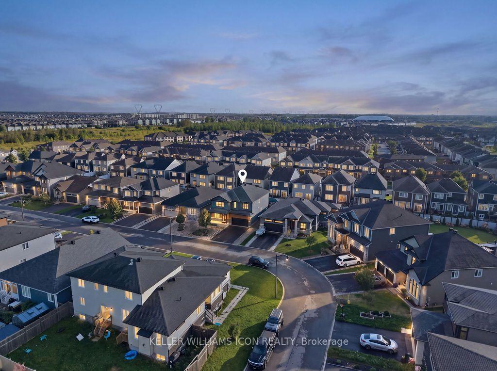 Photo 4 of 65 Axel Crescent, Ottawa, Kanata - Emerald Meadows/Trailwest — HOMEH
