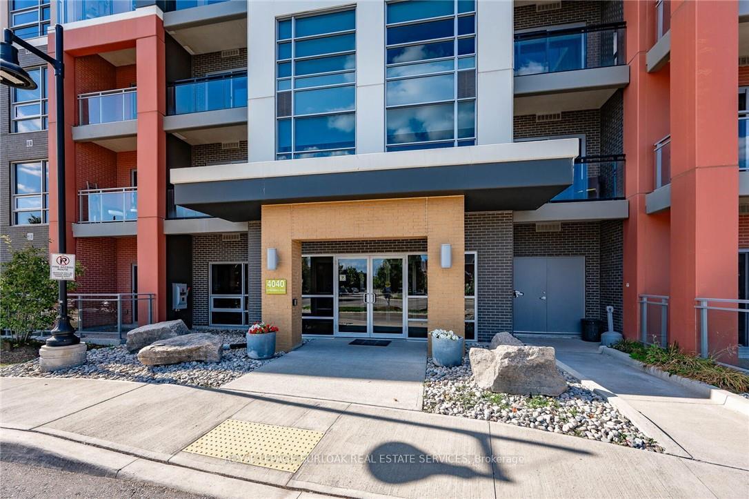 Photo 2 of Unit 106, 4040 Upper Middle Road, Burlington, Tansley — HOMEH