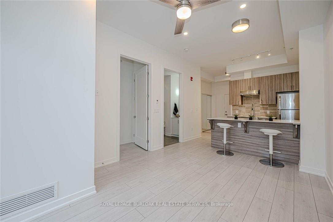 Photo 10 of Unit 106, 4040 Upper Middle Road, Burlington, Tansley — HOMEH