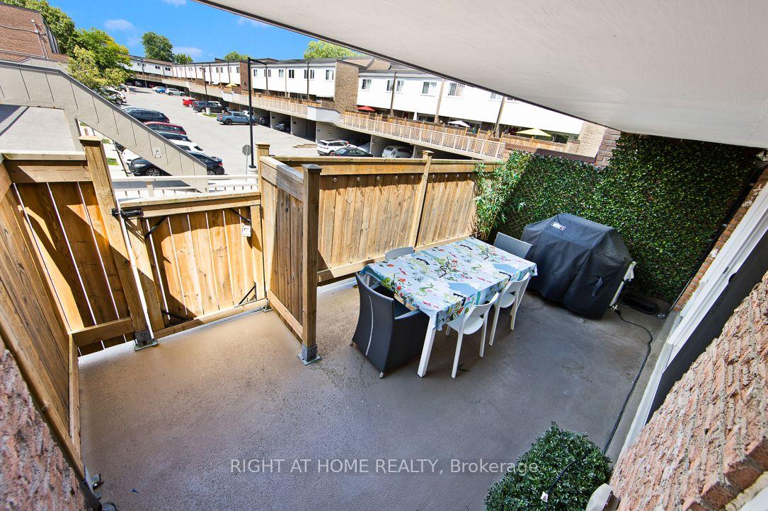 Photo 22 of 269 Milestone Crescent, Aurora, Aurora Village — HOMEH