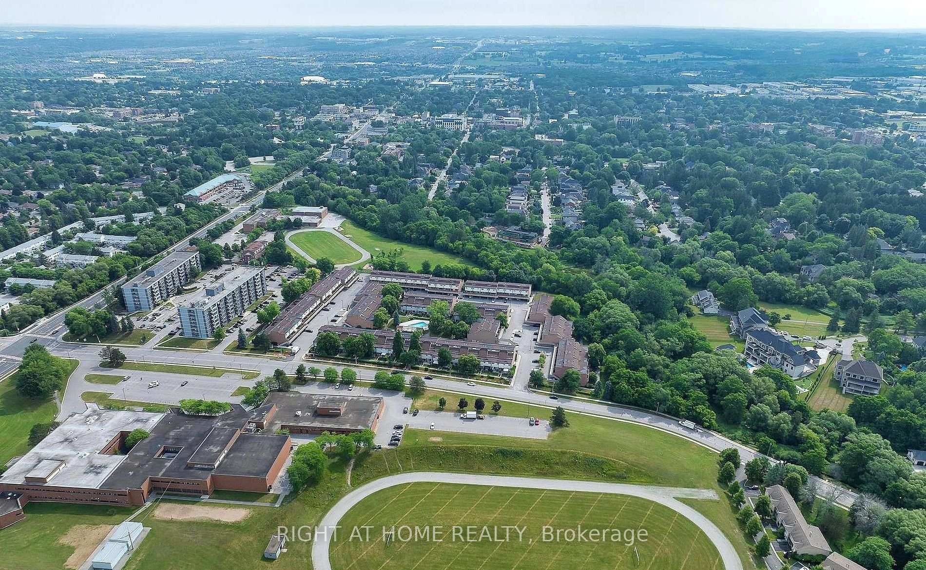 Photo 24 of 269 Milestone Crescent, Aurora, Aurora Village — HOMEH