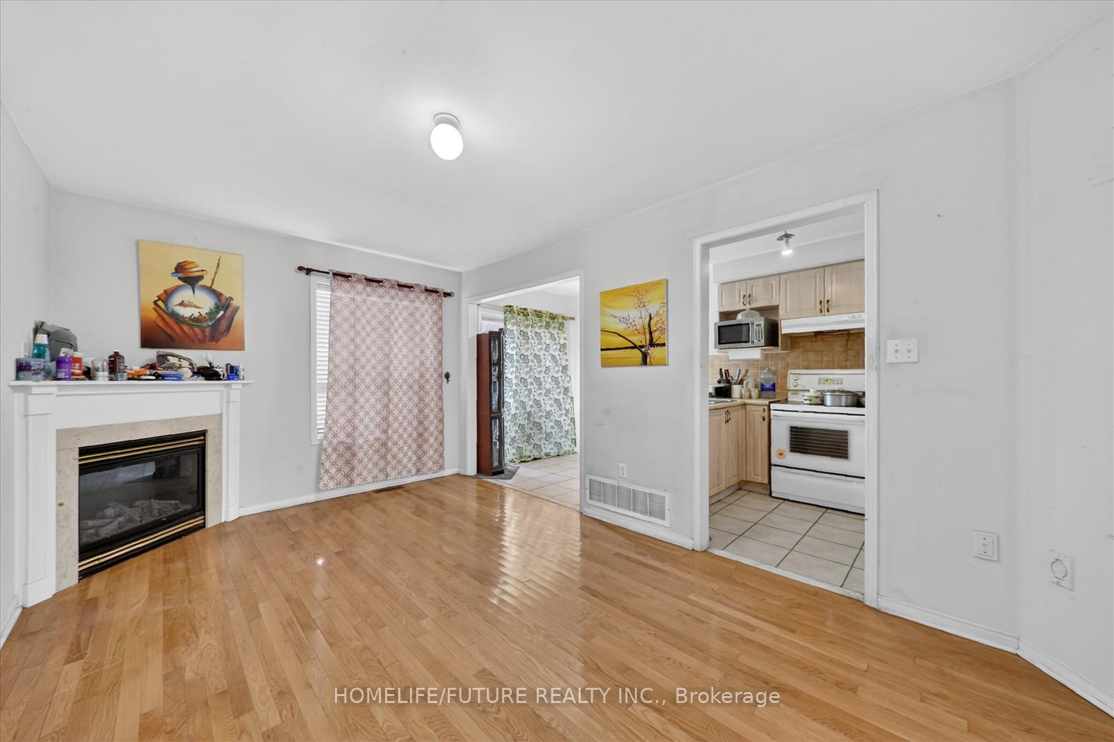 Photo 9 of Unit 17, 435 Middlefield Road, Scarborough, Agincourt North — HOMEH