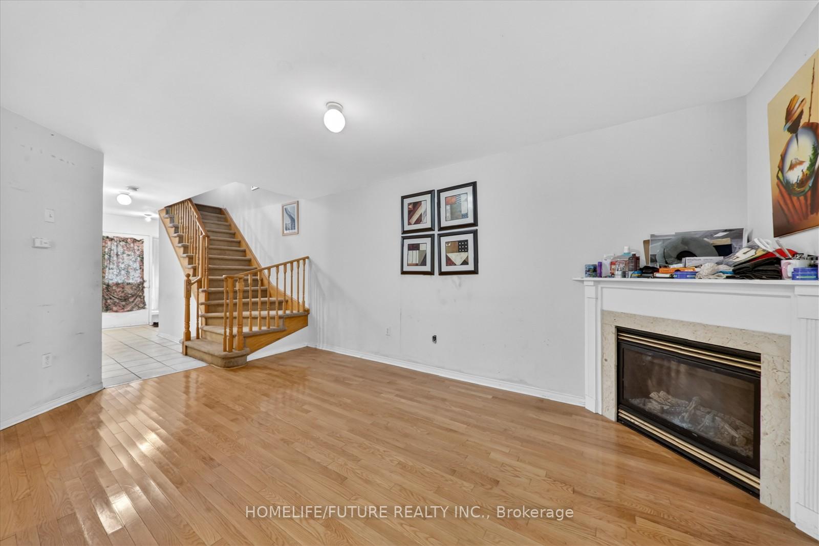 Photo 11 of Unit 17, 435 Middlefield Road, Scarborough, Agincourt North — HOMEH