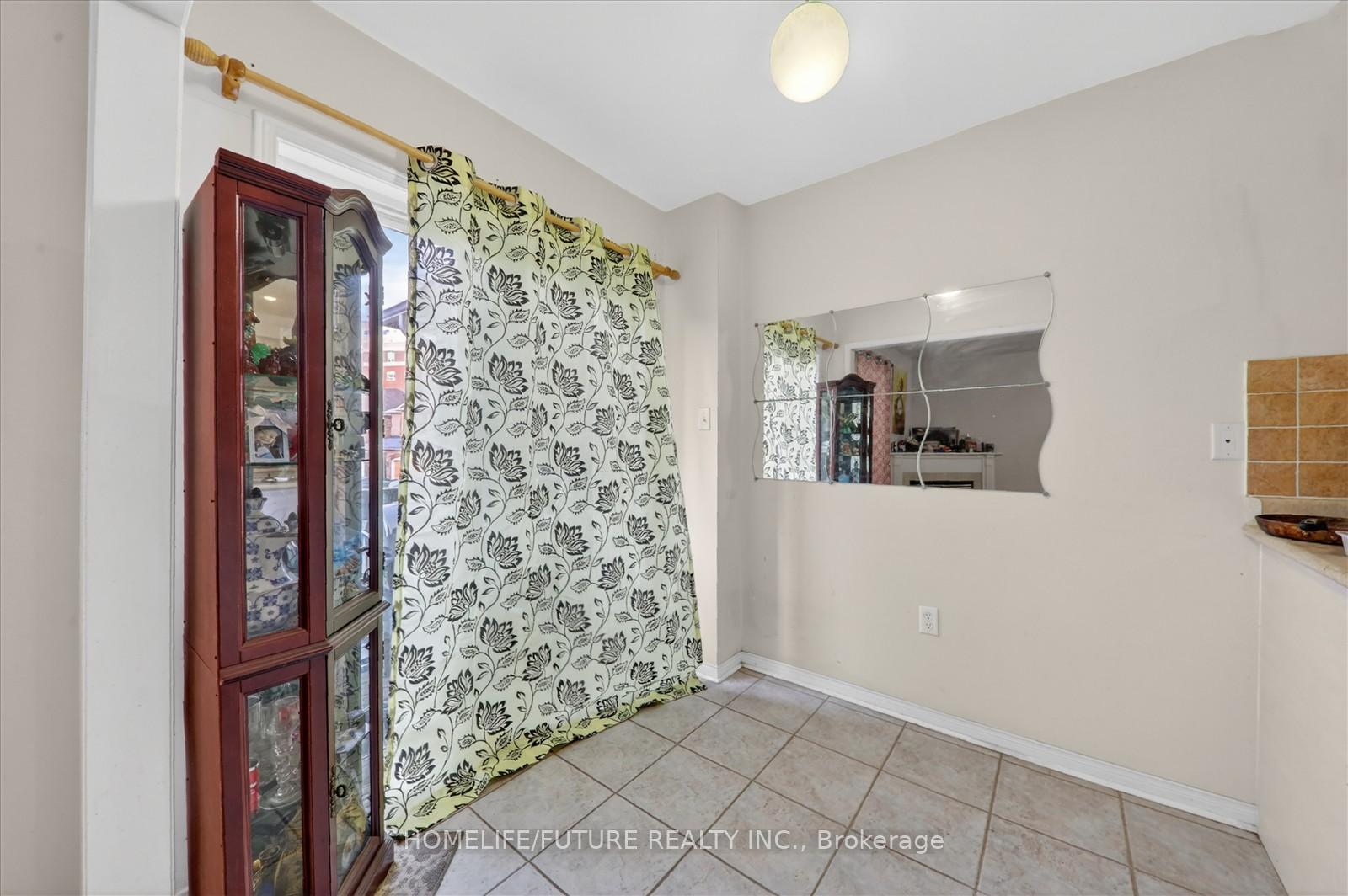 Photo 13 of Unit 17, 435 Middlefield Road, Scarborough, Agincourt North — HOMEH