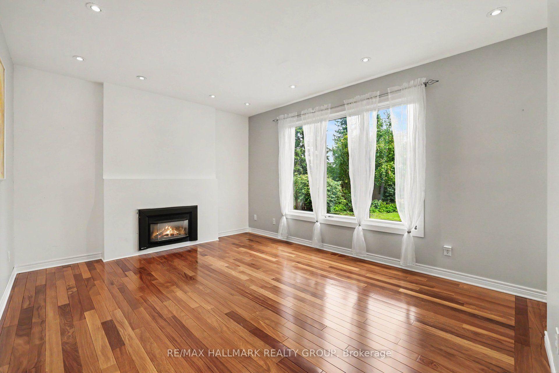 Photo 11 of 66 Bateman Drive, Ottawa, Manordale — HOMEH