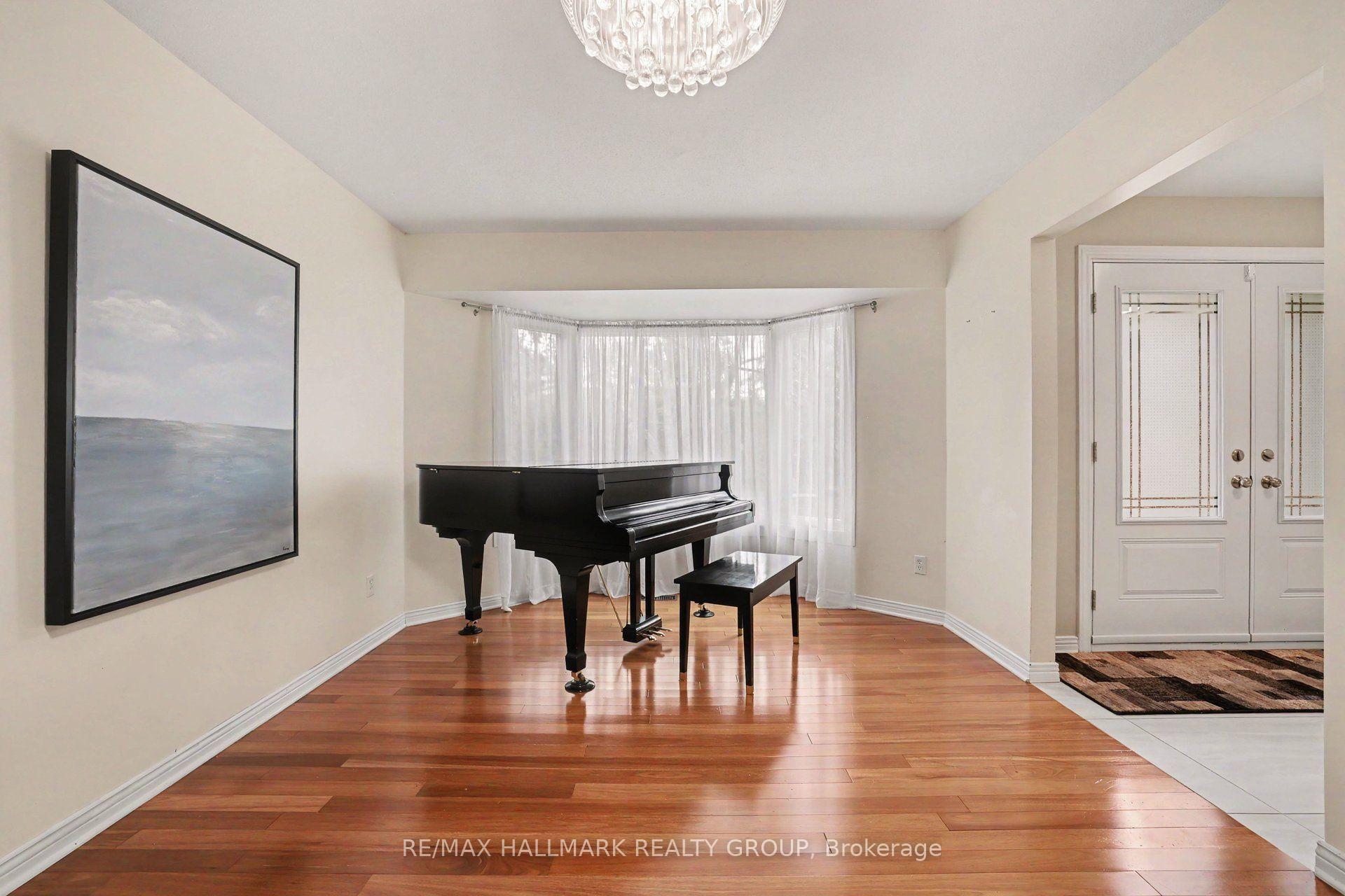 Photo 15 of 66 Bateman Drive, Ottawa, Manordale — HOMEH