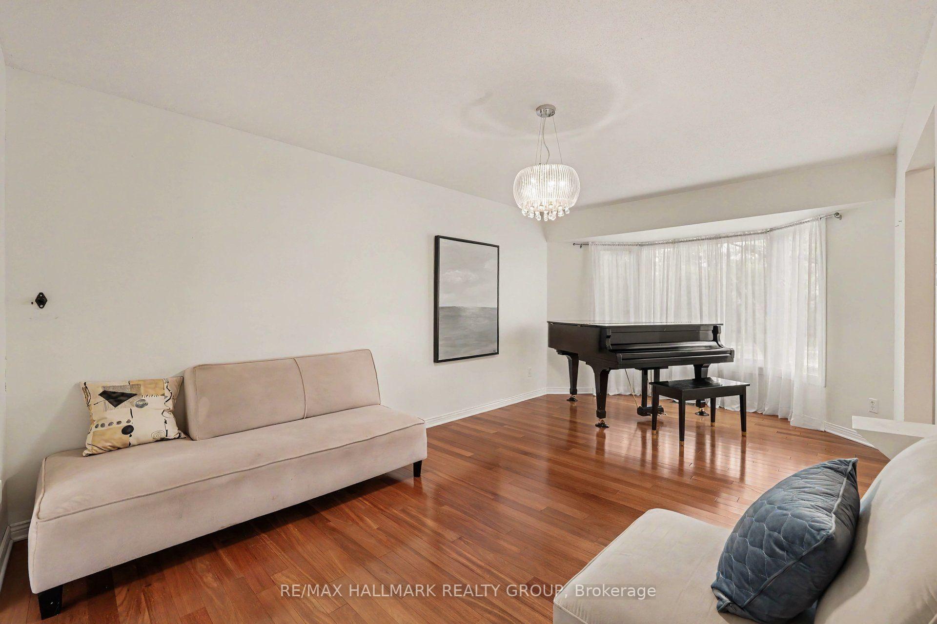 Photo 17 of 66 Bateman Drive, Ottawa, Manordale — HOMEH