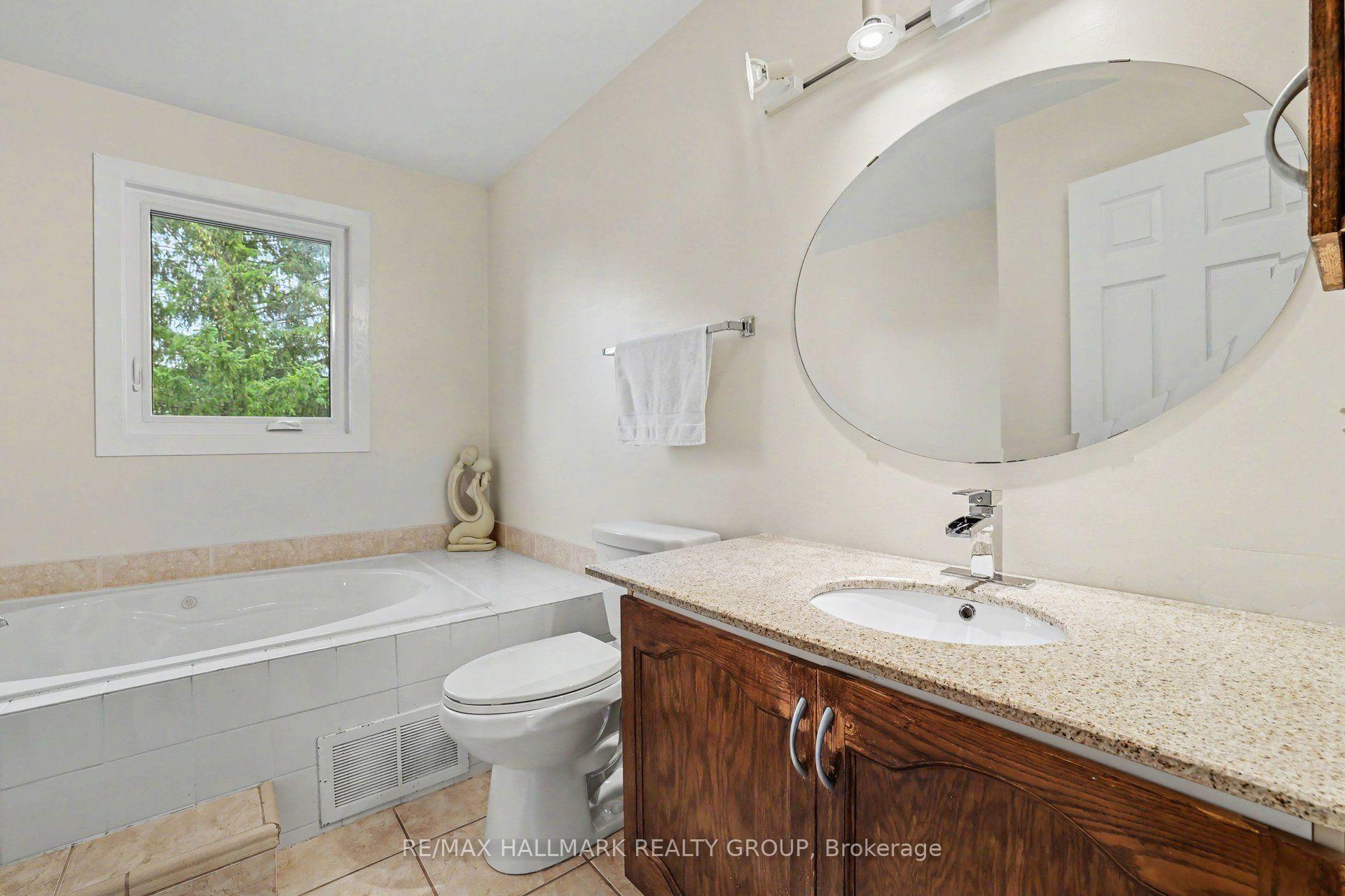 Photo 28 of 66 Bateman Drive, Ottawa, Manordale — HOMEH