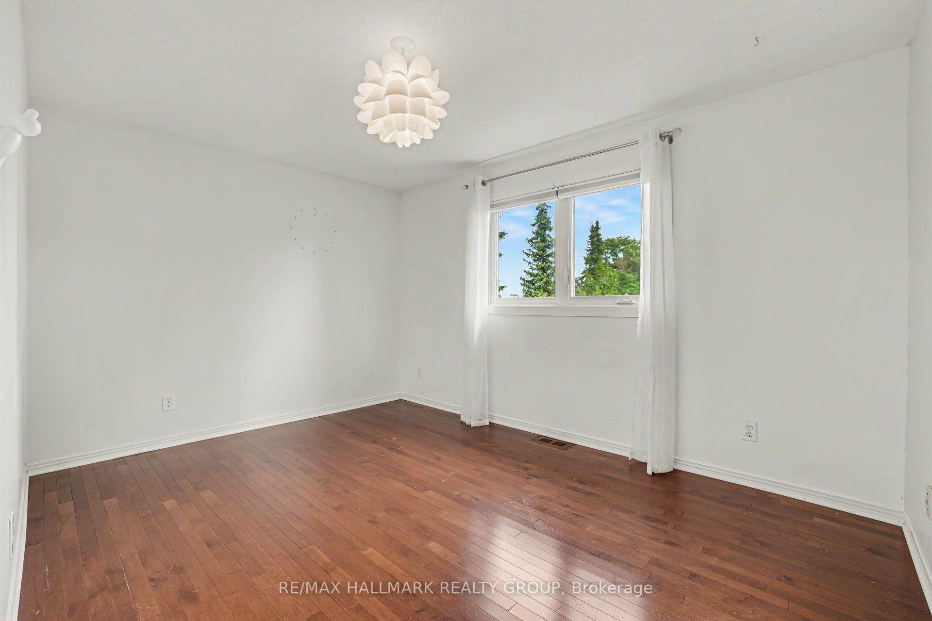 Photo 30 of 66 Bateman Drive, Ottawa, Manordale — HOMEH