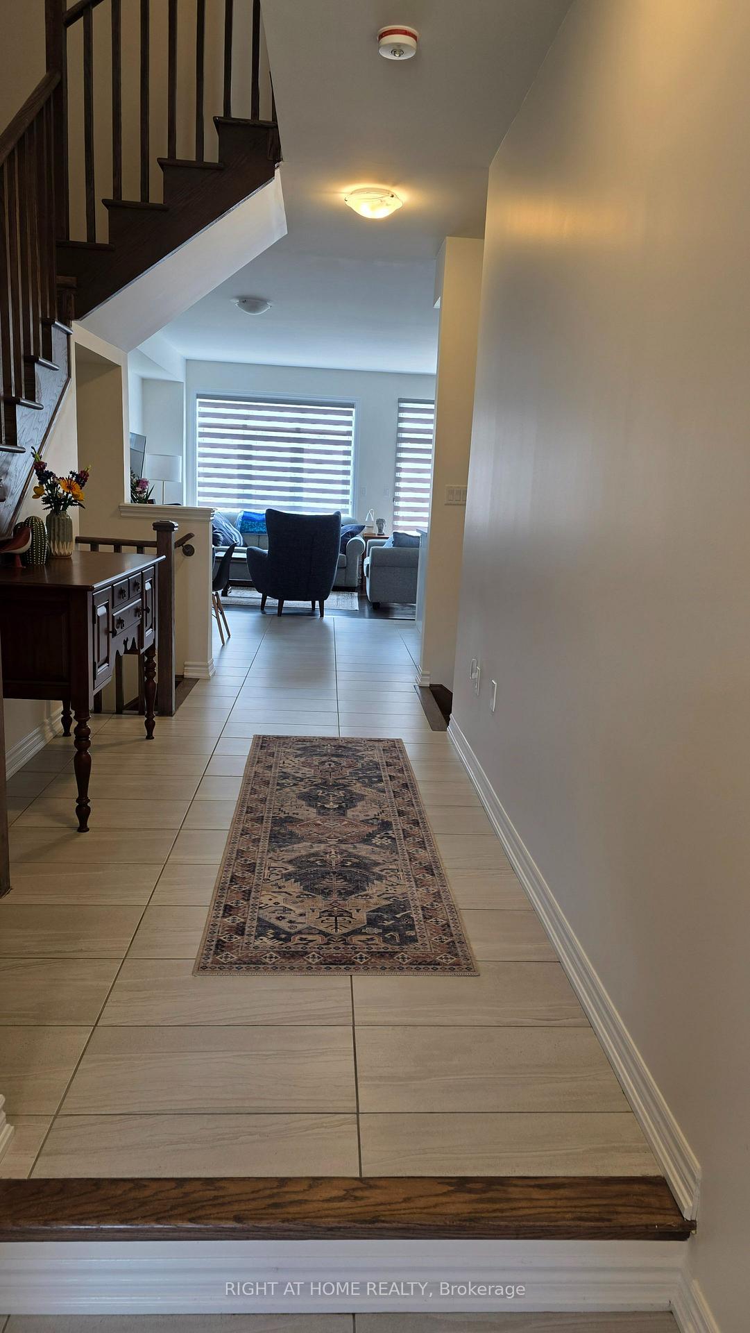 Photo 5 of 2257 Grainger Loop, Innisfil, Rural Innisfil — HOMEH