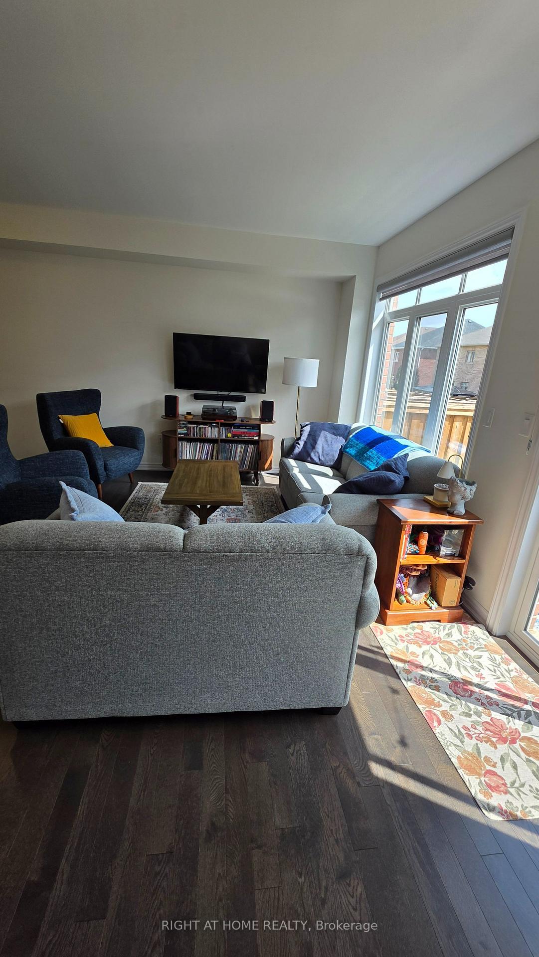 Photo 16 of 2257 Grainger Loop, Innisfil, Rural Innisfil — HOMEH