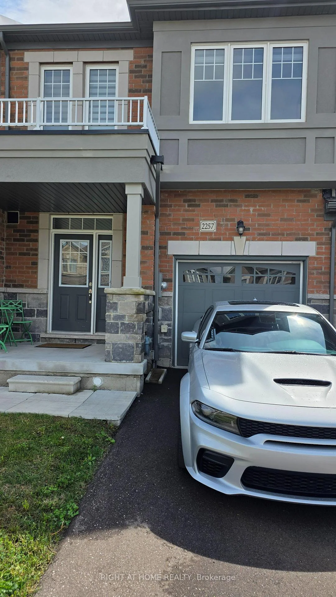 Photo 2 of 2257 Grainger Loop, Innisfil, Rural Innisfil — HOMEH
