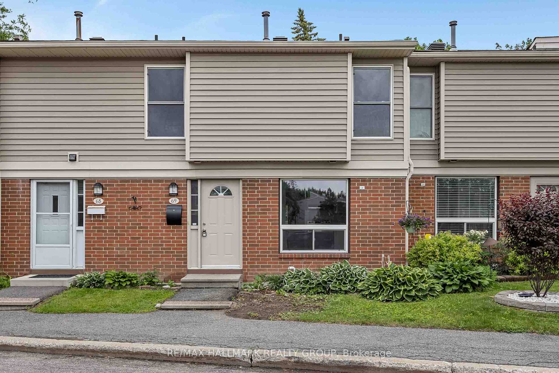 Photo 1 of Unit 69, 820 Cahill Drive W, Ottawa, Hunt Club — HOMEH
