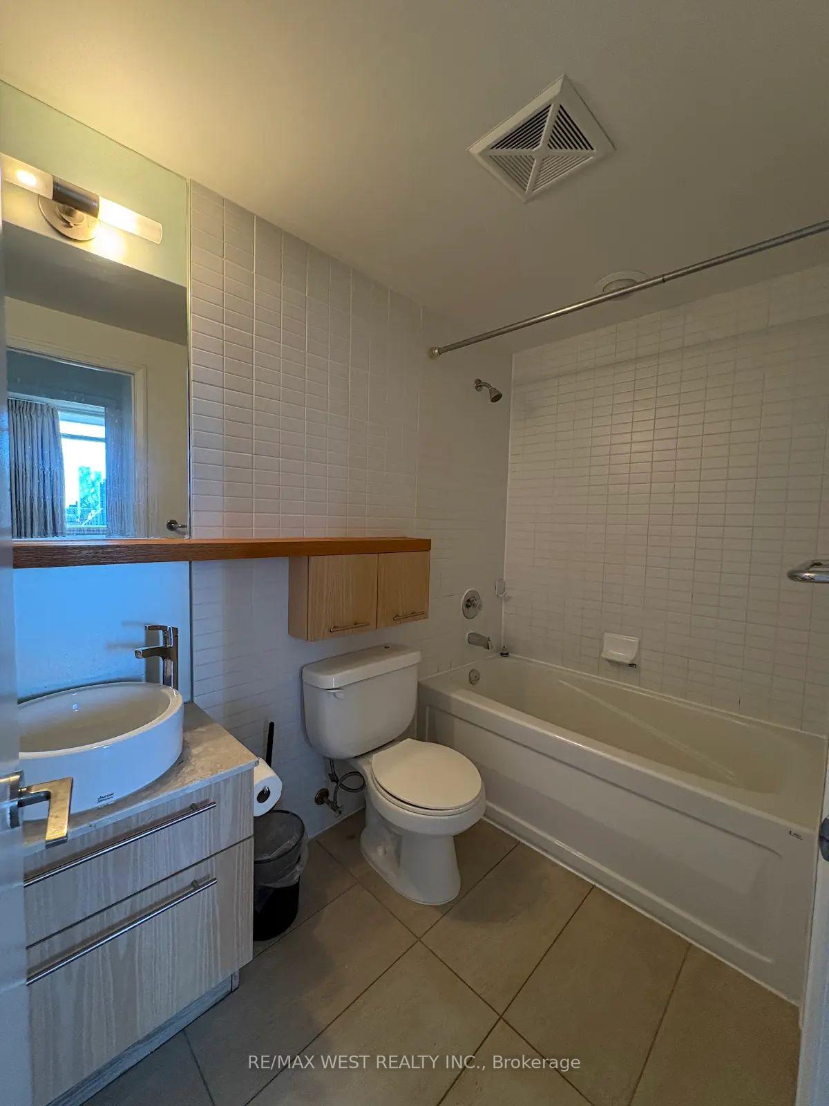 Photo 12 of Unit 2209, 21 Carlton Street, Toronto, Church-Yonge Corridor — HOMEH