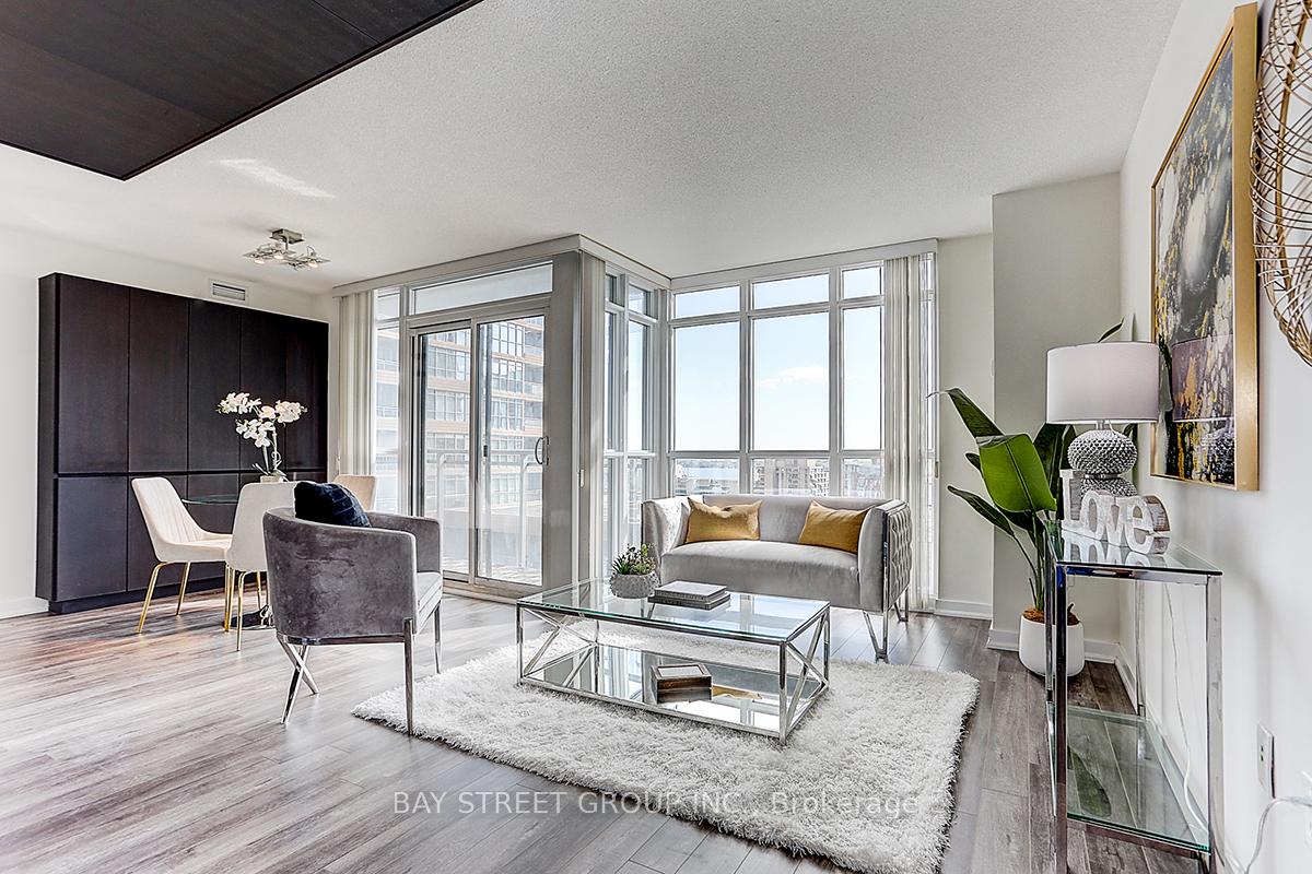Photo 6 of Unit 1206, 15 Iceboat Terrace, Toronto, Waterfront Communities — HOMEH