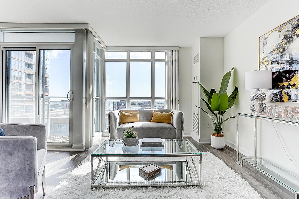 Photo 7 of Unit 1206, 15 Iceboat Terrace, Toronto, Waterfront Communities — HOMEH