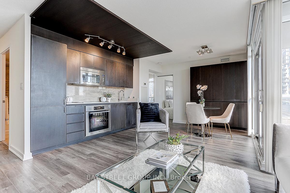 Photo 10 of Unit 1206, 15 Iceboat Terrace, Toronto, Waterfront Communities — HOMEH