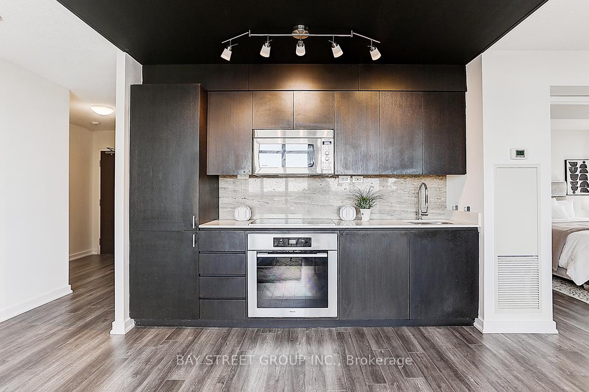 Photo 11 of Unit 1206, 15 Iceboat Terrace, Toronto, Waterfront Communities — HOMEH