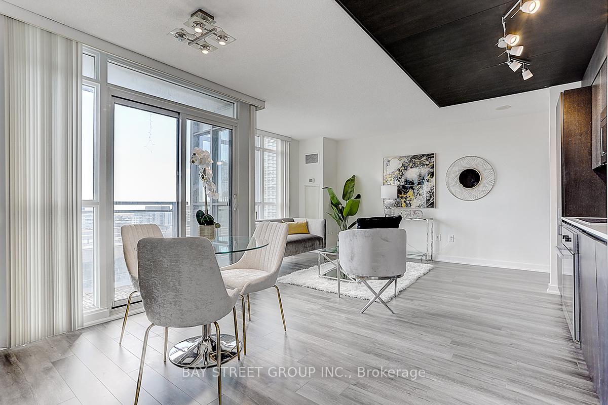 Photo 13 of Unit 1206, 15 Iceboat Terrace, Toronto, Waterfront Communities — HOMEH