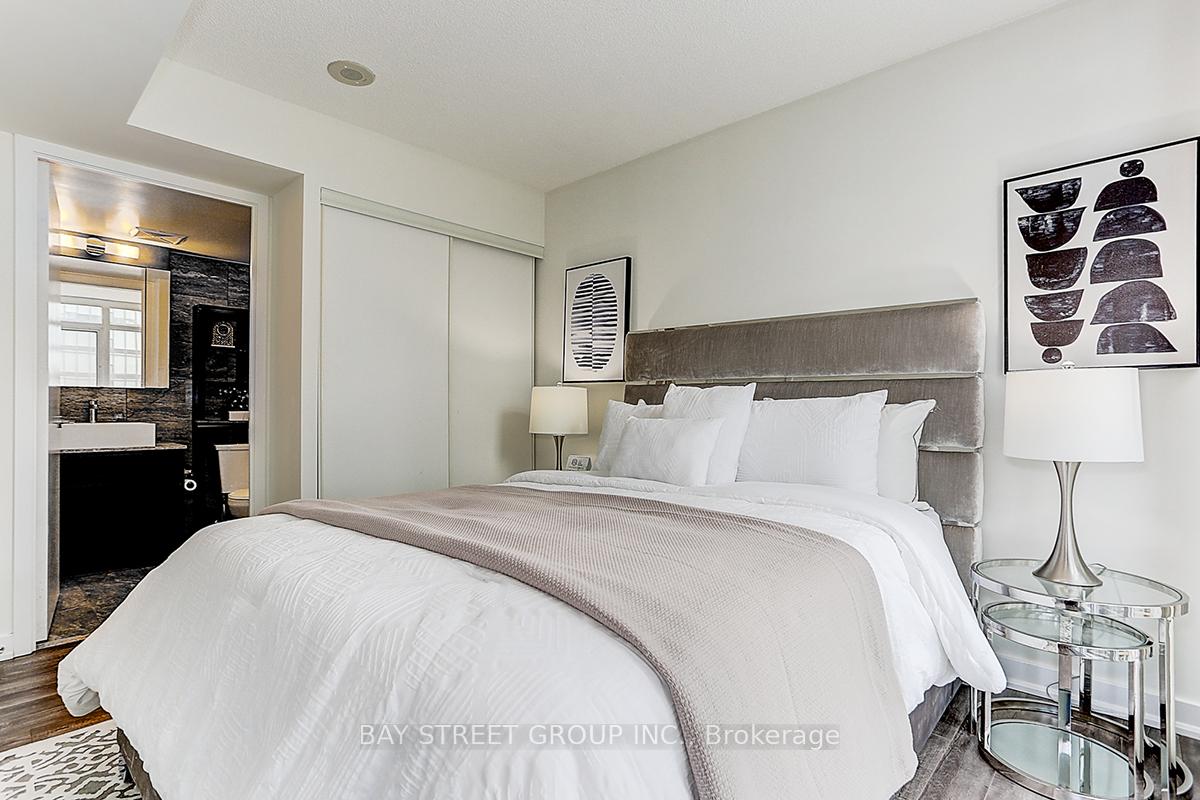Photo 15 of Unit 1206, 15 Iceboat Terrace, Toronto, Waterfront Communities — HOMEH