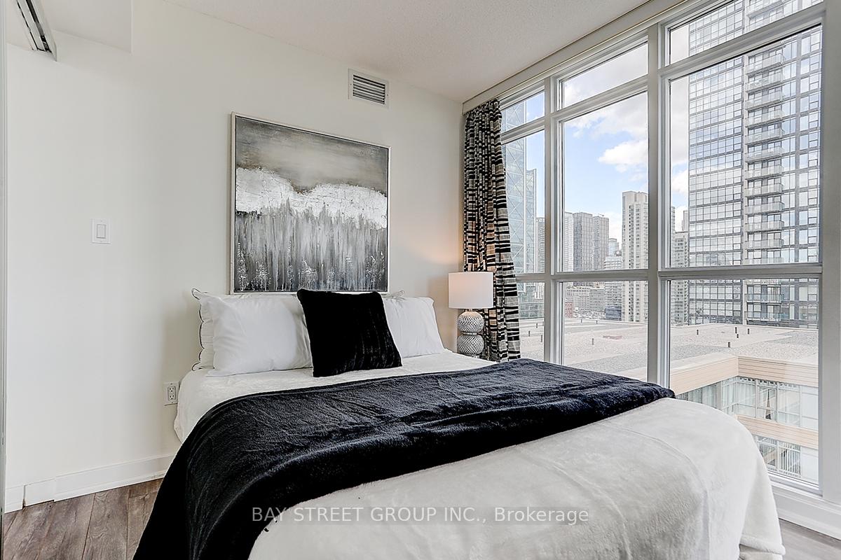 Photo 18 of Unit 1206, 15 Iceboat Terrace, Toronto, Waterfront Communities — HOMEH