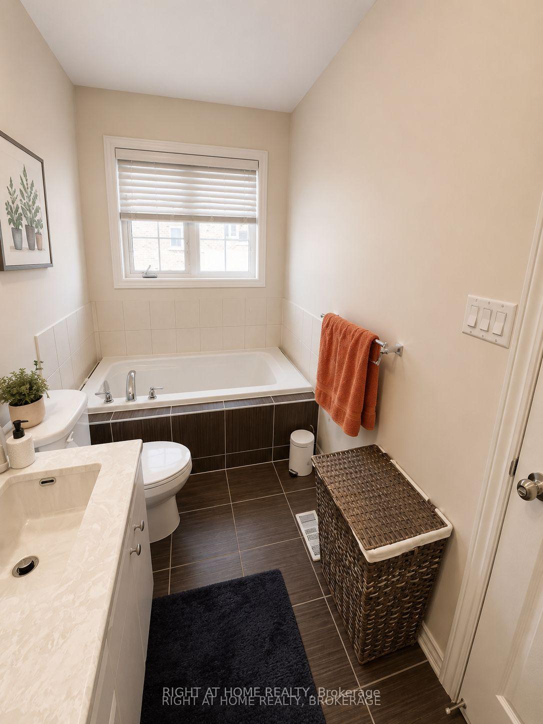 Photo 13 of 60 Zachary Place N, Vaughan, Vellore Village — HOMEH