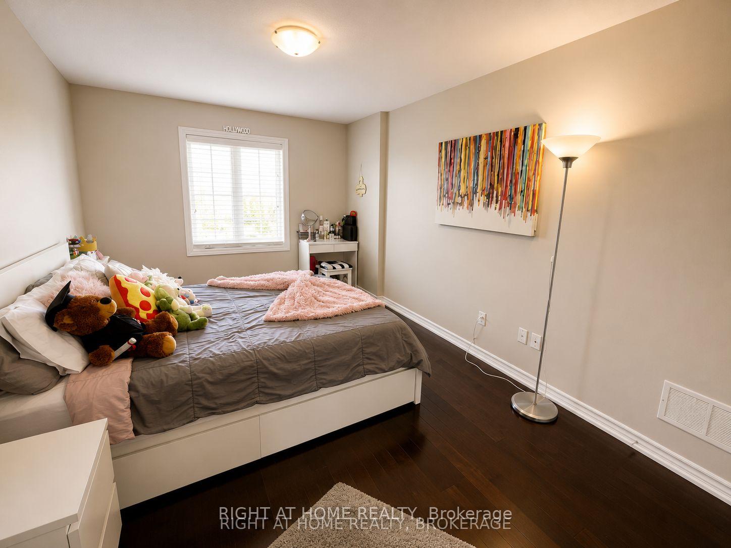 Photo 15 of 60 Zachary Place N, Vaughan, Vellore Village — HOMEH