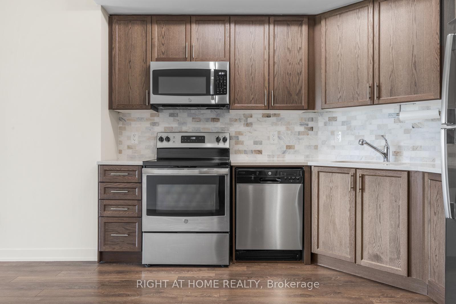Photo 5 of Unit 319, 550 North Service Road, Grimsby, Grimsby Beach — HOMEH