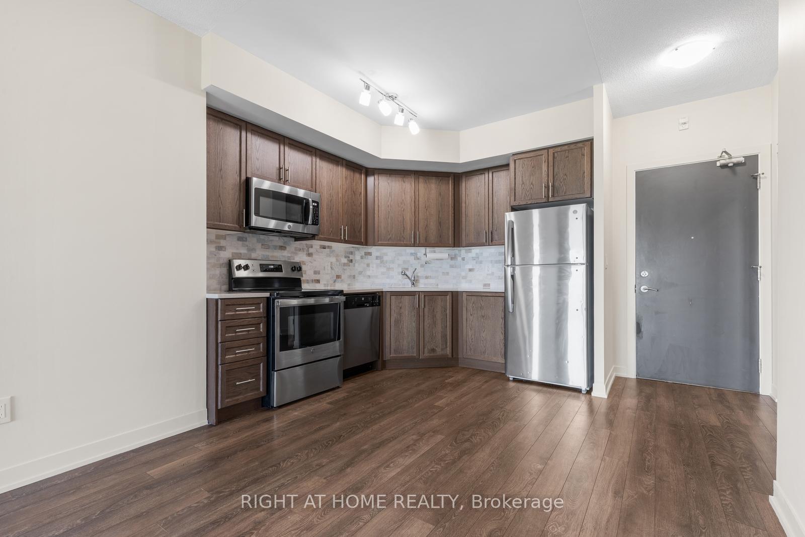 Photo 6 of Unit 319, 550 North Service Road, Grimsby, Grimsby Beach — HOMEH