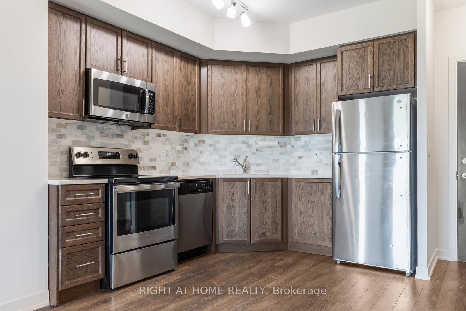 Photo 7 of Unit 319, 550 North Service Road, Grimsby, Grimsby Beach — HOMEH
