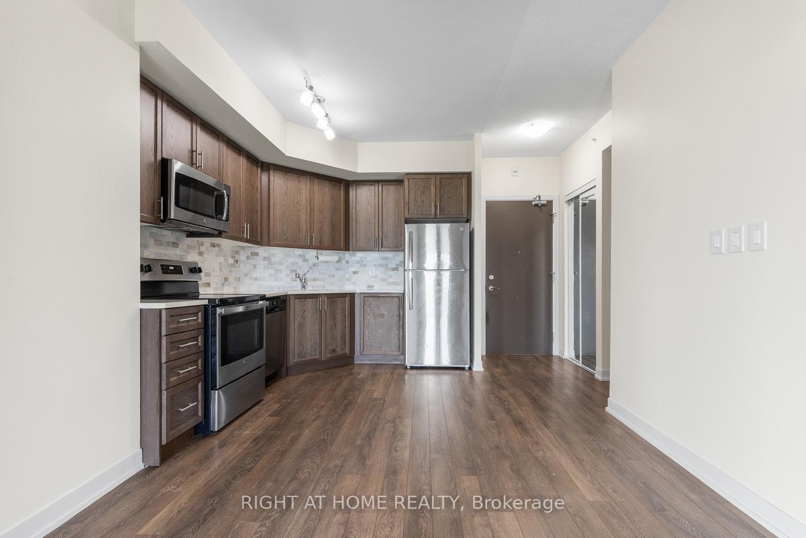 Photo 8 of Unit 319, 550 North Service Road, Grimsby, Grimsby Beach — HOMEH