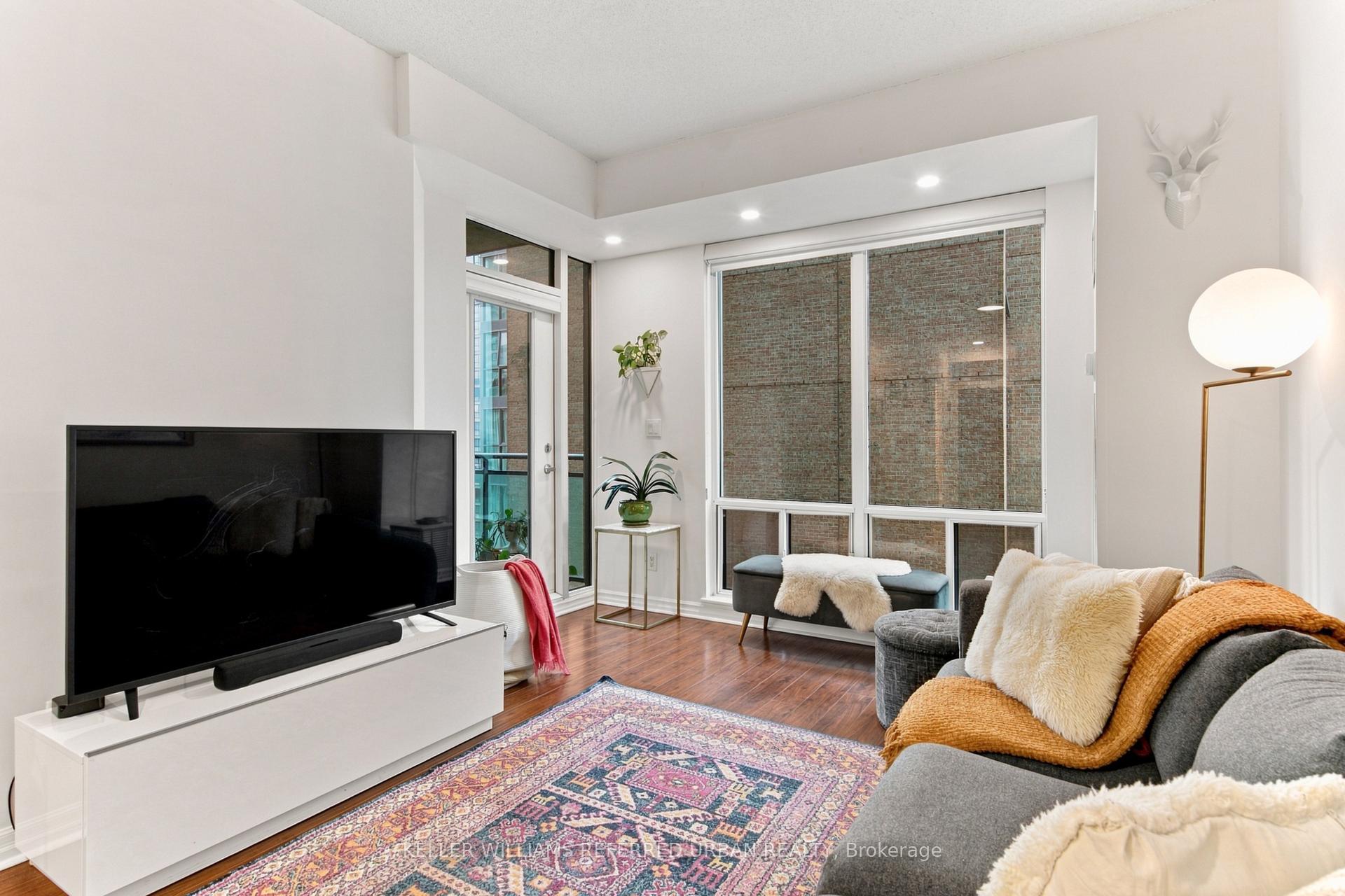 Photo 4 of Unit 1809, 300 Bloor Street E, Toronto, Rosedale-Moore Park — HOMEH