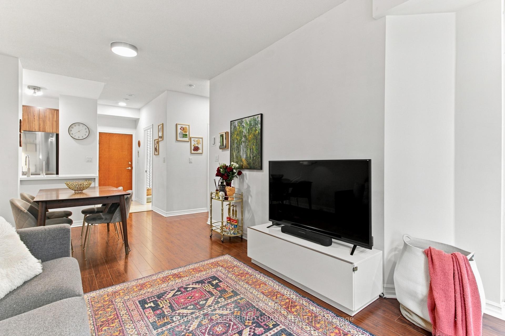 Photo 5 of Unit 1809, 300 Bloor Street E, Toronto, Rosedale-Moore Park — HOMEH