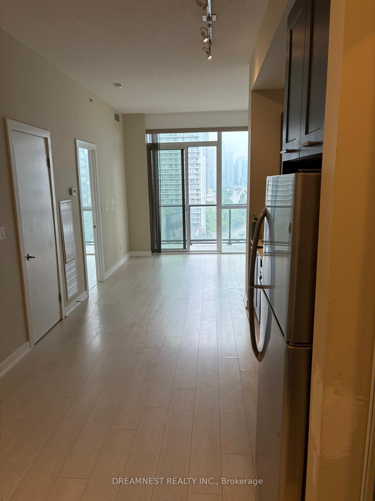 Photo 3 of Unit 1507, 20 Bruyeres Mews, Toronto, Niagara — HOMEH