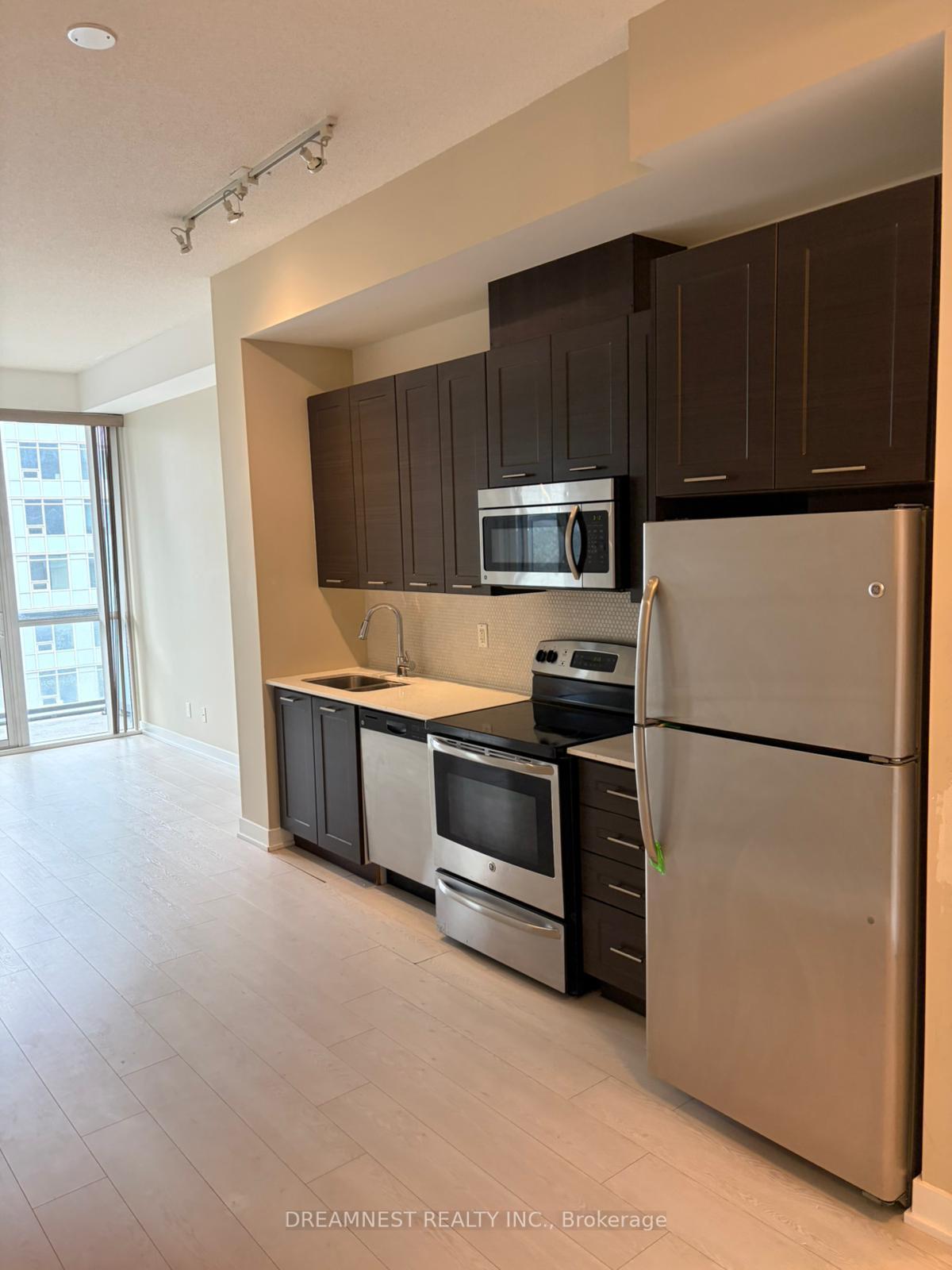 Photo 4 of Unit 1507, 20 Bruyeres Mews, Toronto, Niagara — HOMEH