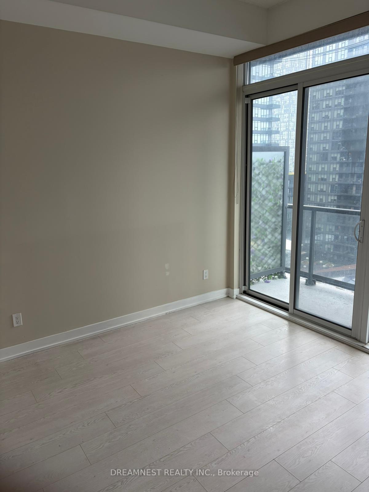 Photo 6 of Unit 1507, 20 Bruyeres Mews, Toronto, Niagara — HOMEH