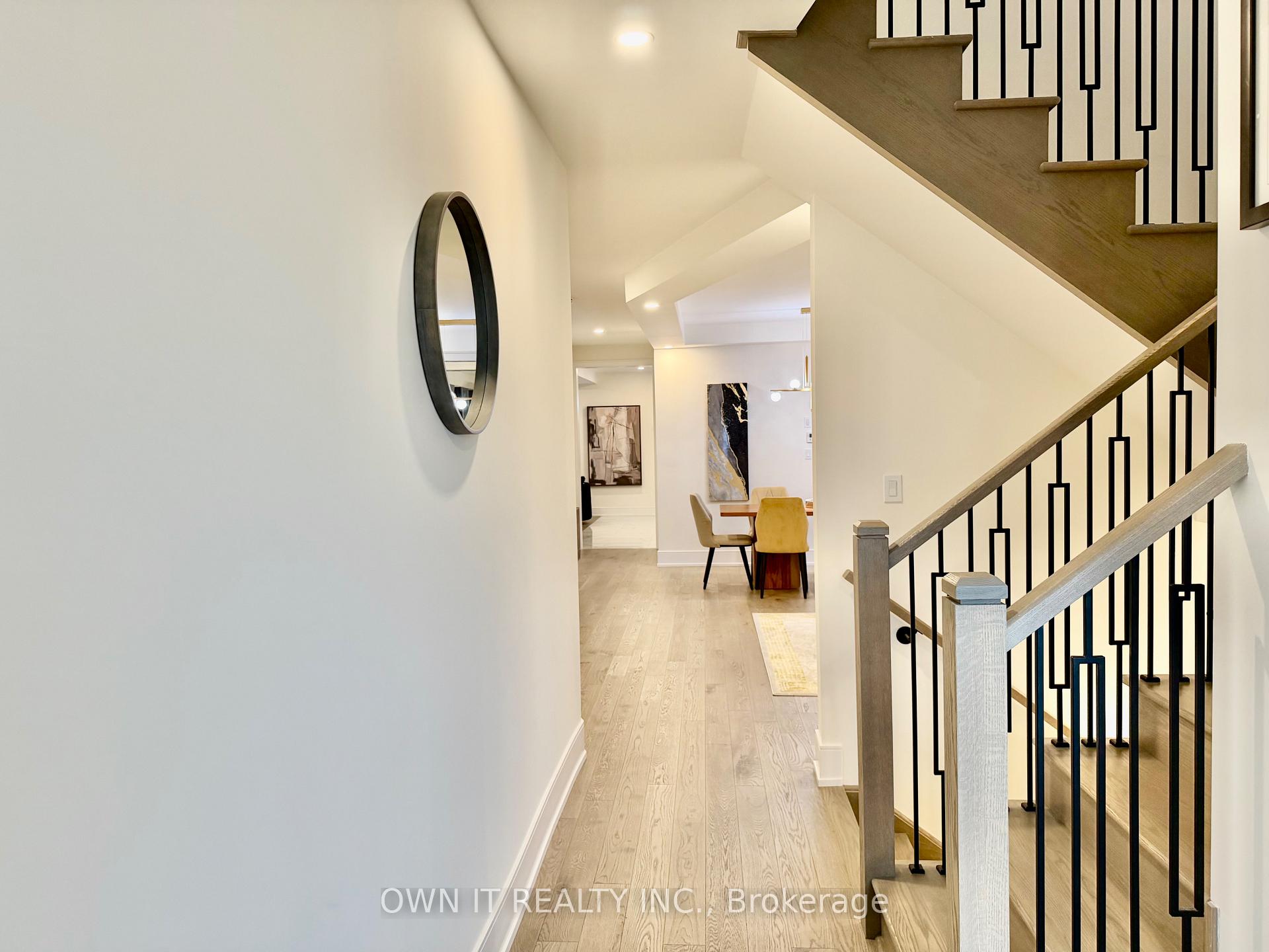 Photo 3 of 33 Lost Canyon Way, Brampton, Credit Valley — HOMEH