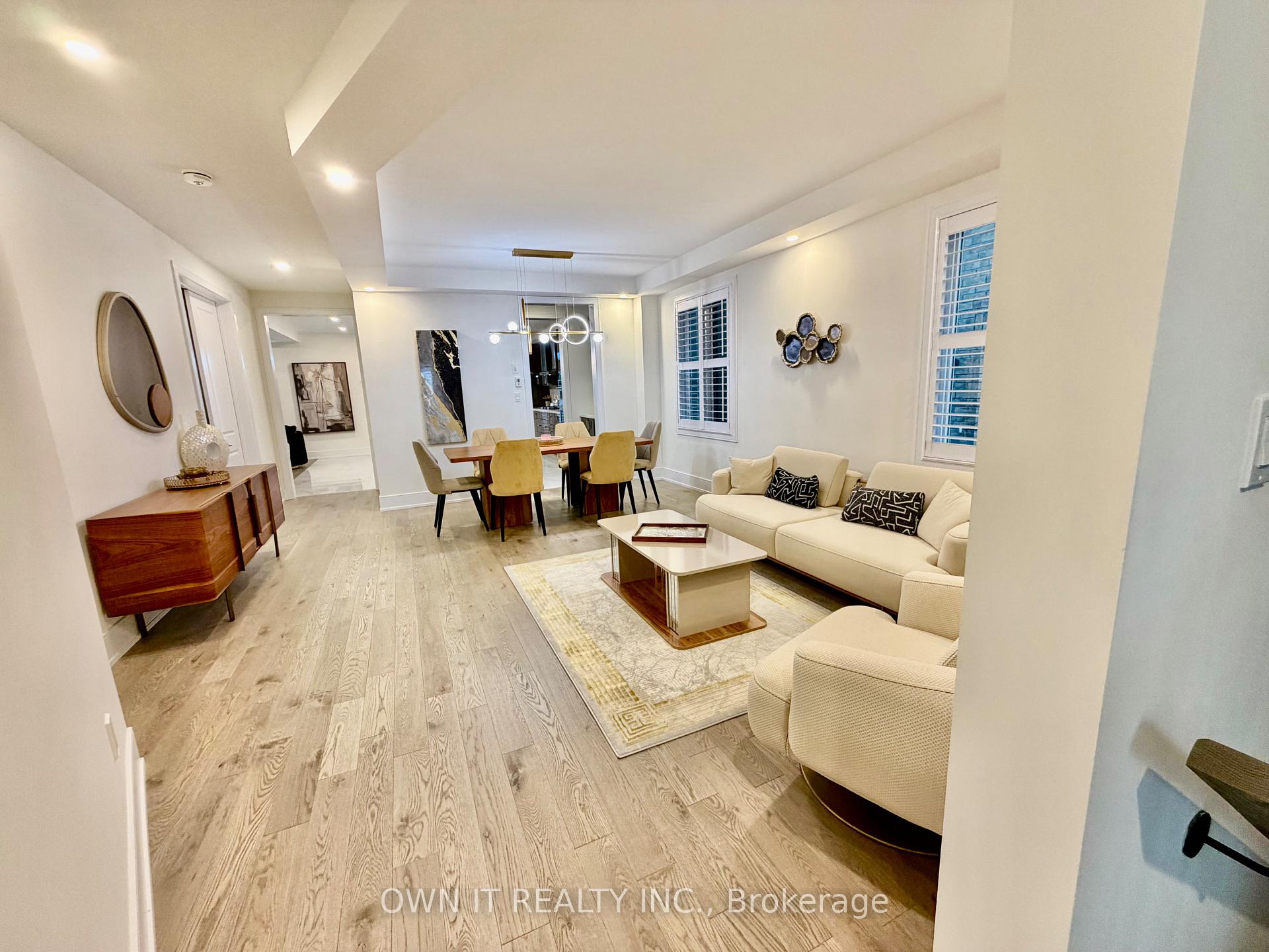 Photo 7 of 33 Lost Canyon Way, Brampton, Credit Valley — HOMEH