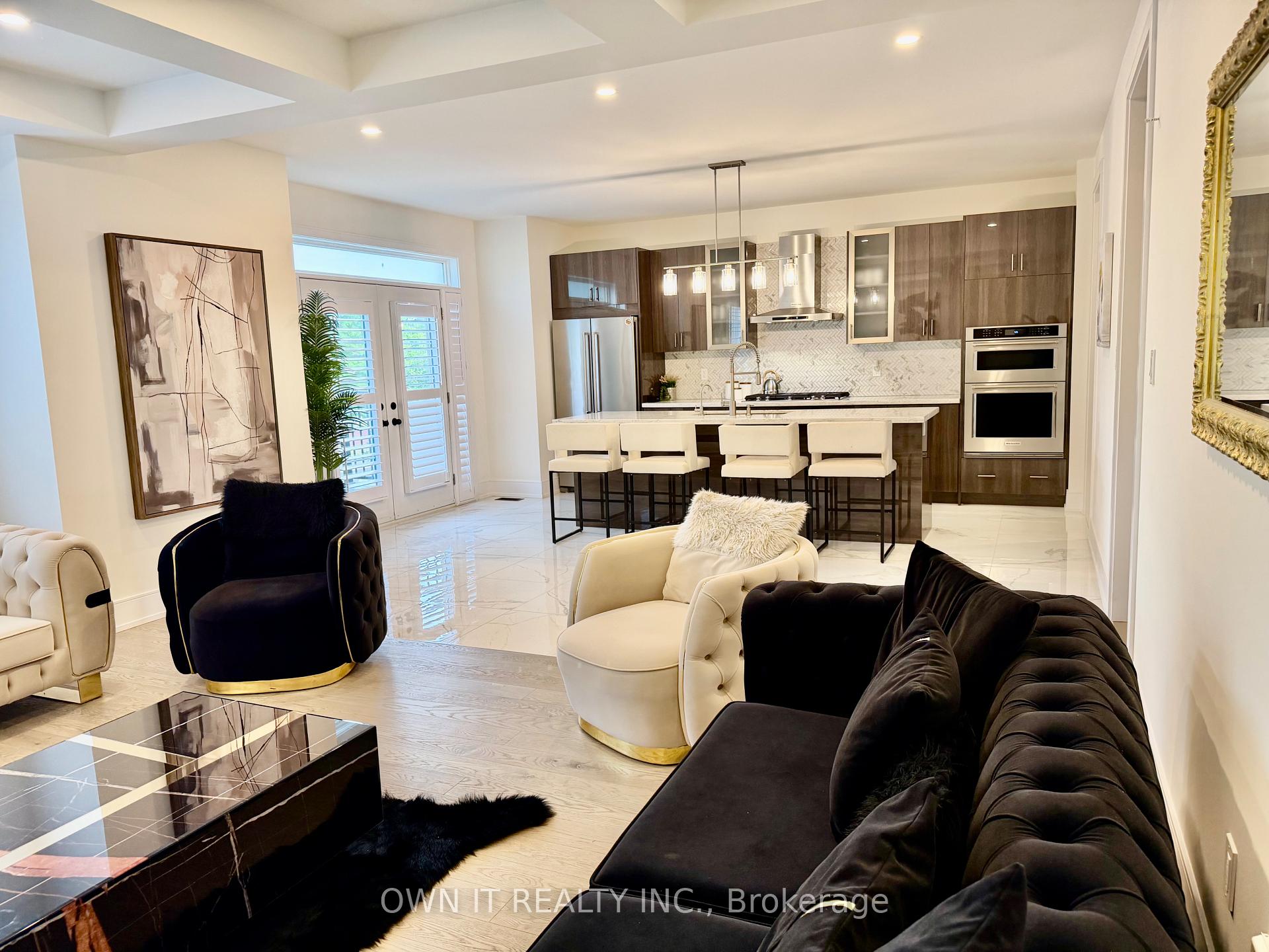 Photo 10 of 33 Lost Canyon Way, Brampton, Credit Valley — HOMEH