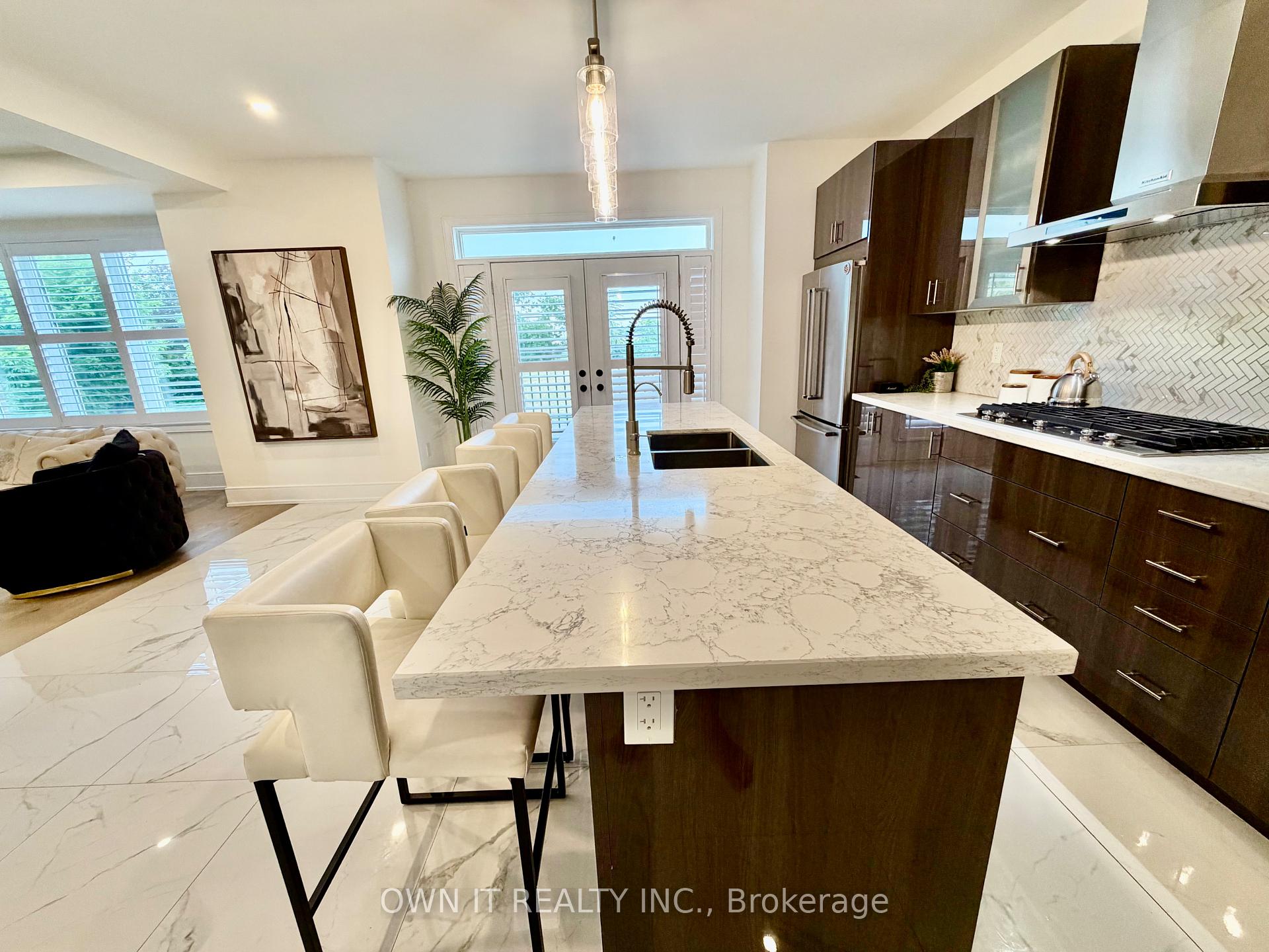 Photo 21 of 33 Lost Canyon Way, Brampton, Credit Valley — HOMEH