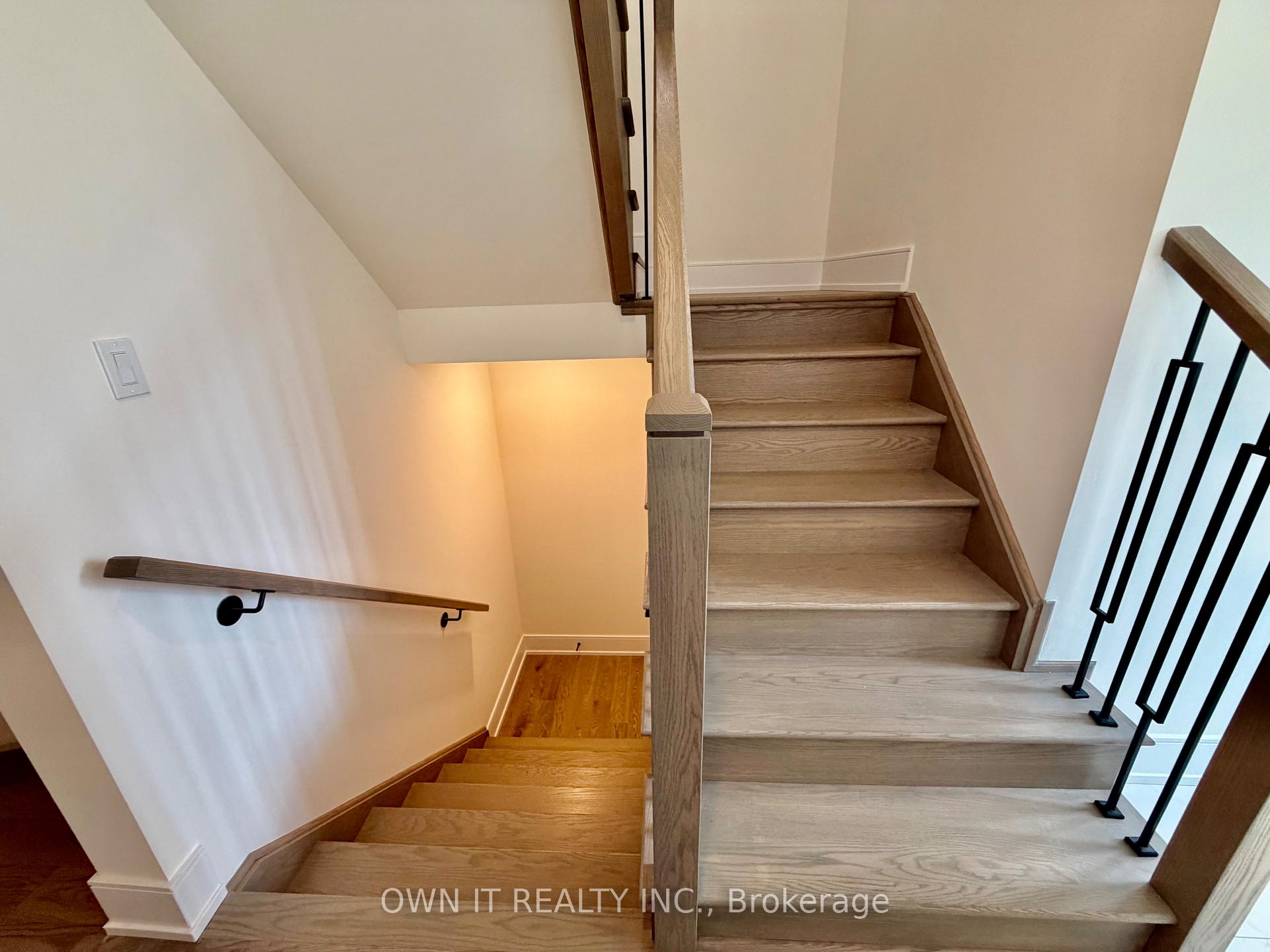 Photo 22 of 33 Lost Canyon Way, Brampton, Credit Valley — HOMEH