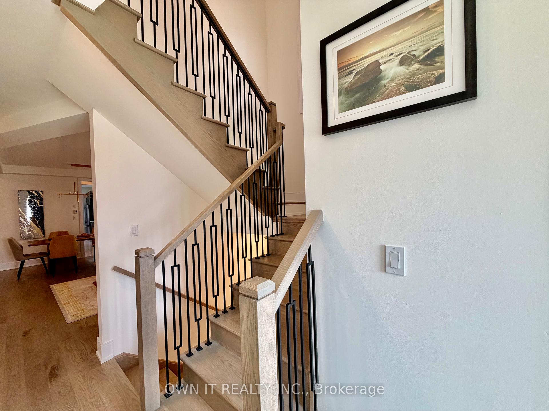Photo 23 of 33 Lost Canyon Way, Brampton, Credit Valley — HOMEH