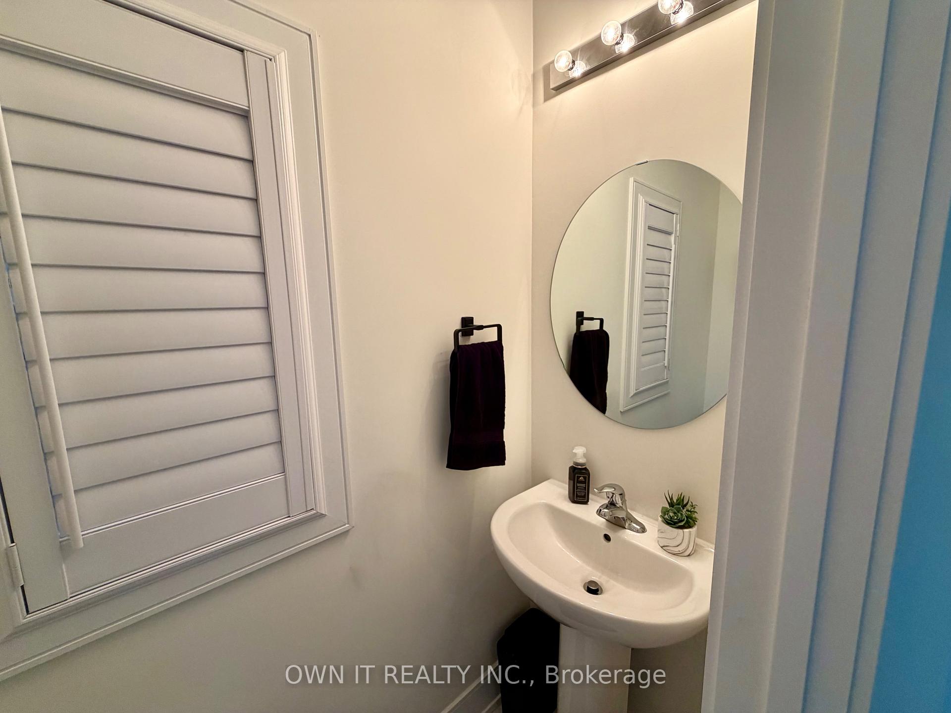 Photo 24 of 33 Lost Canyon Way, Brampton, Credit Valley — HOMEH