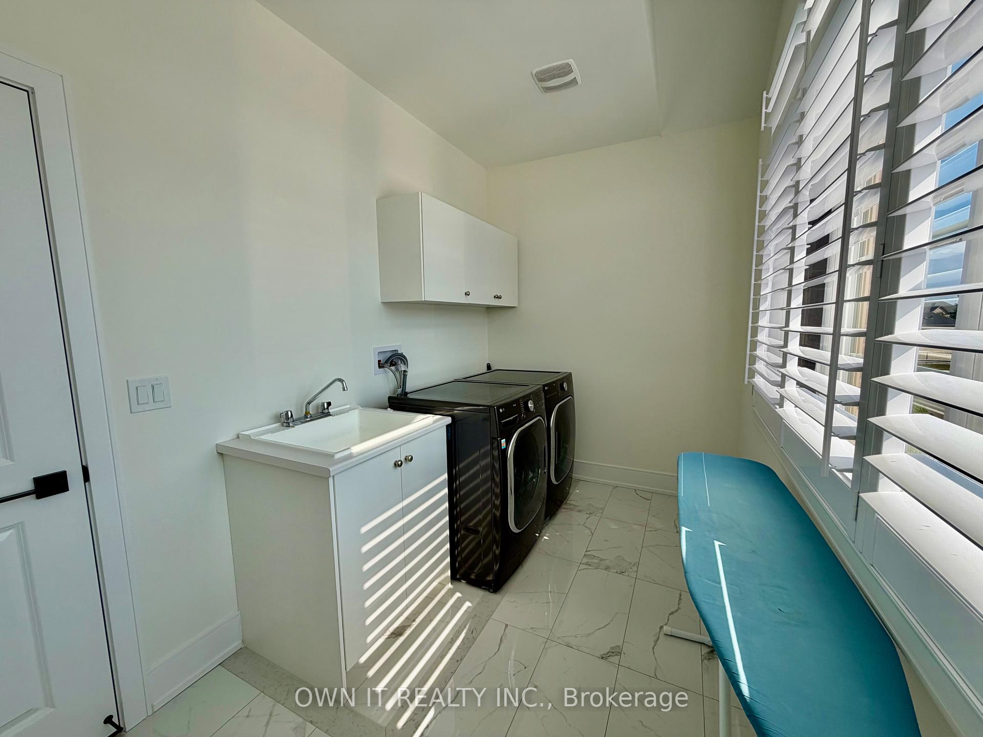 Photo 25 of 33 Lost Canyon Way, Brampton, Credit Valley — HOMEH
