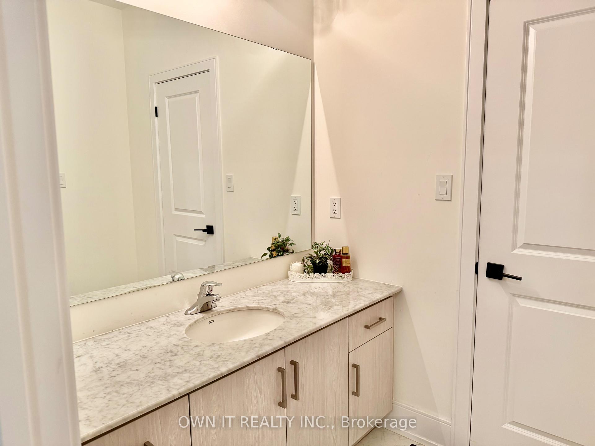 Photo 33 of 33 Lost Canyon Way, Brampton, Credit Valley — HOMEH